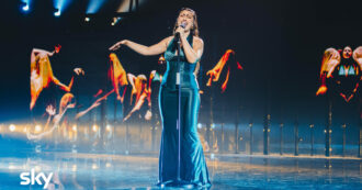 Copertina di “Che rottura di cog**oni, non andrei da Geolier a dirgli di cantare in italiano”: Jake La Furia a X Factor 2025 sbotta e difende la sua cantante siciliana Delia