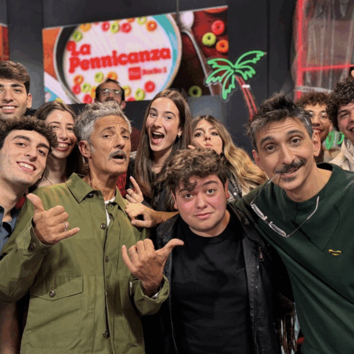 “Amici della Rai, mi verrebbe da dire una parola che inizia con la ‘v’ e finisce con ‘ergognatevi’, non avete preso i diritti della coppa Davis e rompete le pa*** a Sinner?”: parla Fiorello