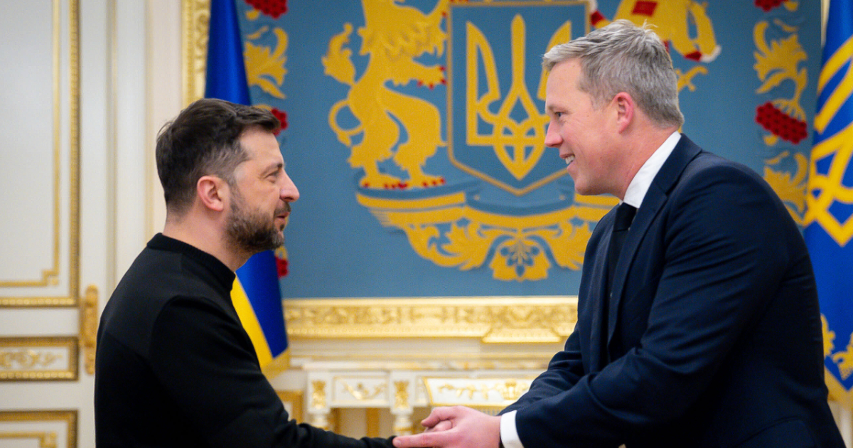 Ucraina, media: “Trump ha chiesto a Kiev di accettare il piano entro il 27”. il consigliere militare di Zelensky: “Ancora né accordo né rifiuto”