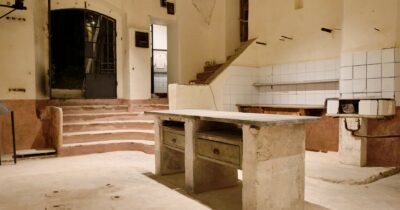 Copertina di Baci Perugina: riapre il primo laboratorio Luisa Spagnoli