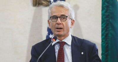 Copertina di Ferri torna giudice: eterna porta girevole del politico in toga