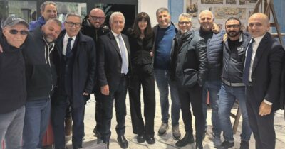 Copertina di D’Attis, il vicepresidente dell’Antimafia di FI fa campagna elettorale con l’impresentabile pugliese