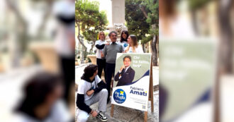 Copertina di Il “rap” casalingo per autoelogiarsi: la trovata dell’assessore pugliese Amati per la campagna elettorale – Video