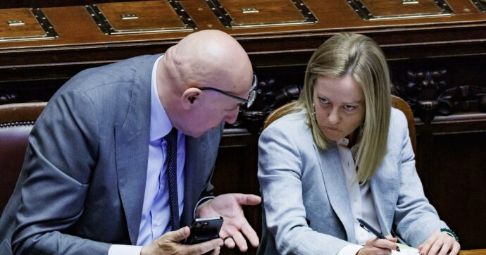 Piano di pace Ucraina, Crosetto: “Molto duro per Kiev, alcuni punti difficili da accettare. Ma l’importante è che parlino”