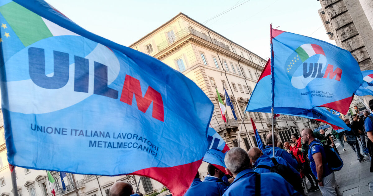 potreste ex ilva a genova la denuncia della uil nostri dirigenti aggrediti da esponenti della fiom 200 squadrismo