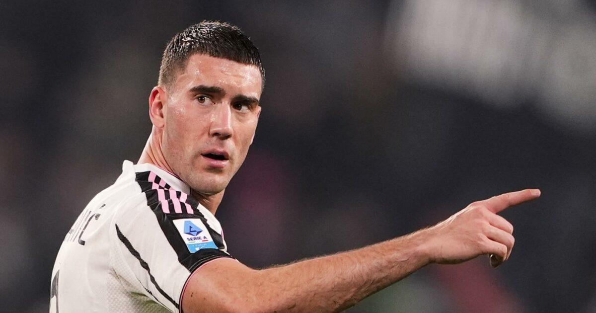 cori razzisti contro dusan vlahovic fiorentina juventus sospesa per qualche minuto cosa 232 successo