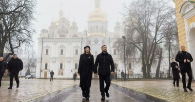 Copertina di A Ginevra il vertice Usa-Ue e Ucraina sul piano di Trump: “Serve altro lavoro”. Il tycoon: “Offerta non definitiva”