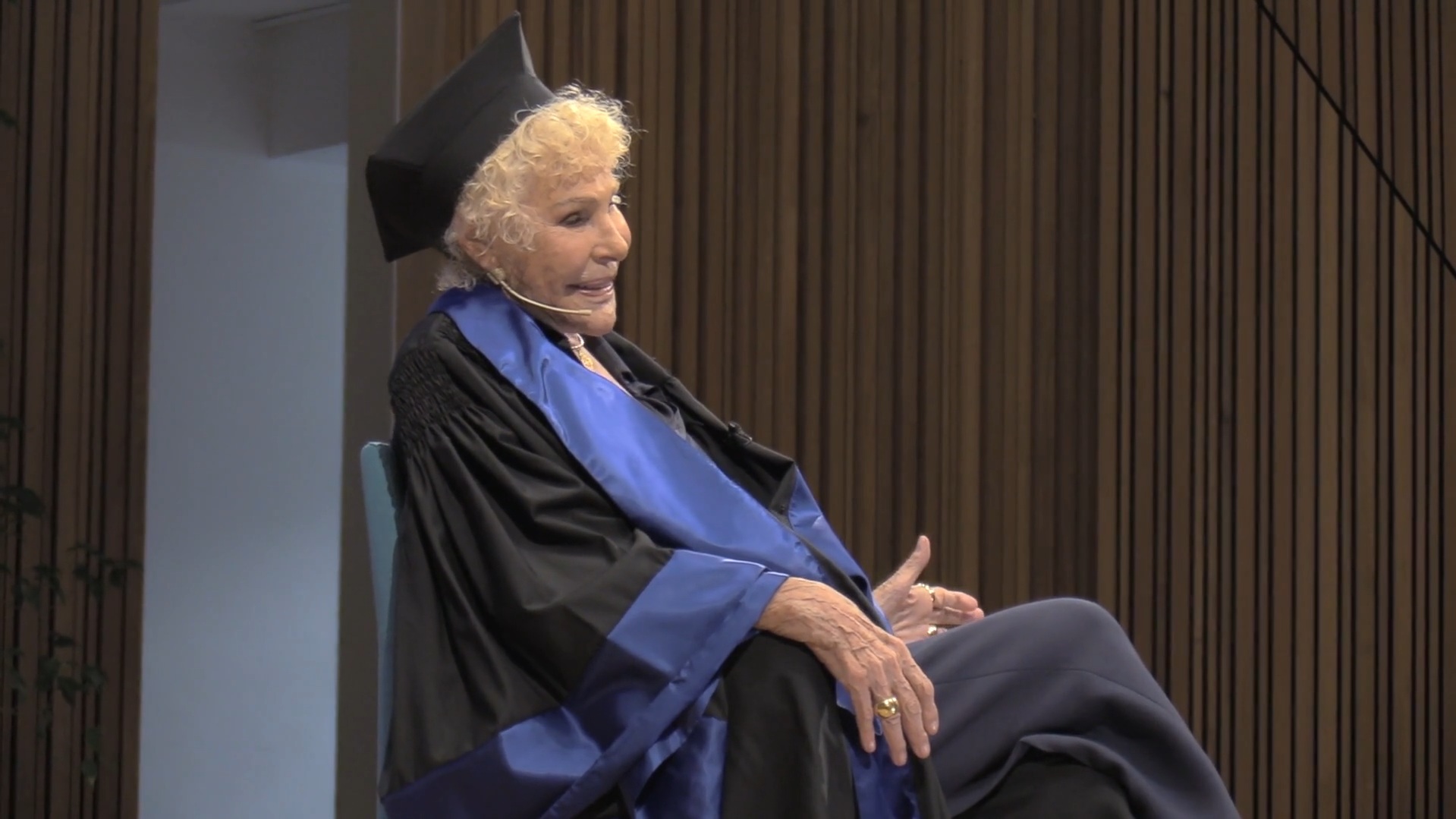 Ornella Vanoni, una delle ultime apparizioni in pubblico: l’emozione per la laurea ad honorem alla Statale