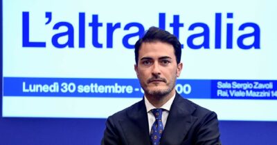 Copertina di Monteleone (328mila euro all’anno)  ora va su RaiPlay