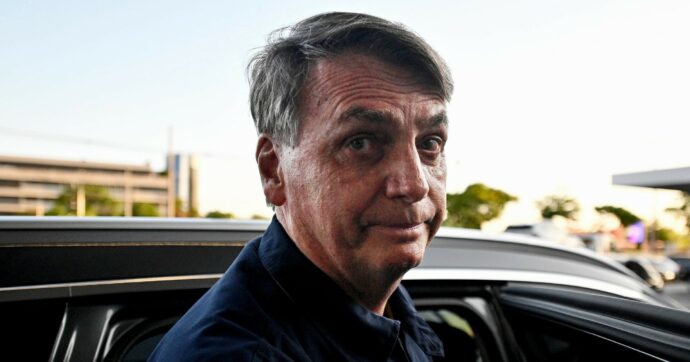 Bolsonaro rimarrà in carcere almeno fino al 2033. “Potrà richiedere la semilibertà solo a 78 anni”