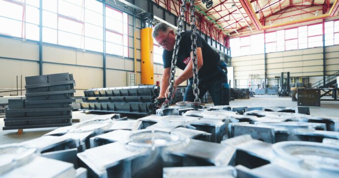 Tute blu,  firmato rinnovo  contratto: aumento  di 205 €