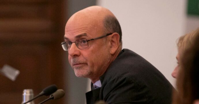 Pnrr, l’economista Piga: “Serviva assumere, invece l’austerità ha vanificato tutto”