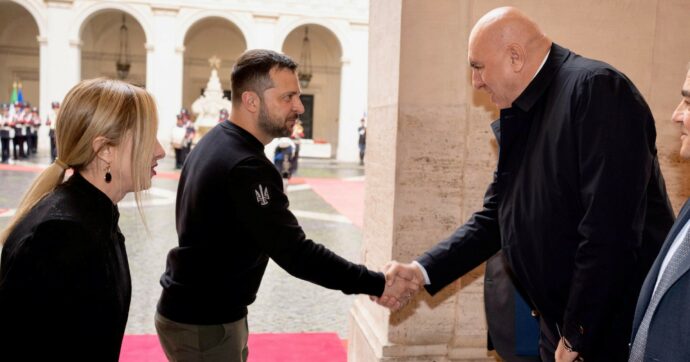 Ucraina, i dubbi di Meloni sul piano Trump: “no” al limite dei soldati e Donbass a Mosca