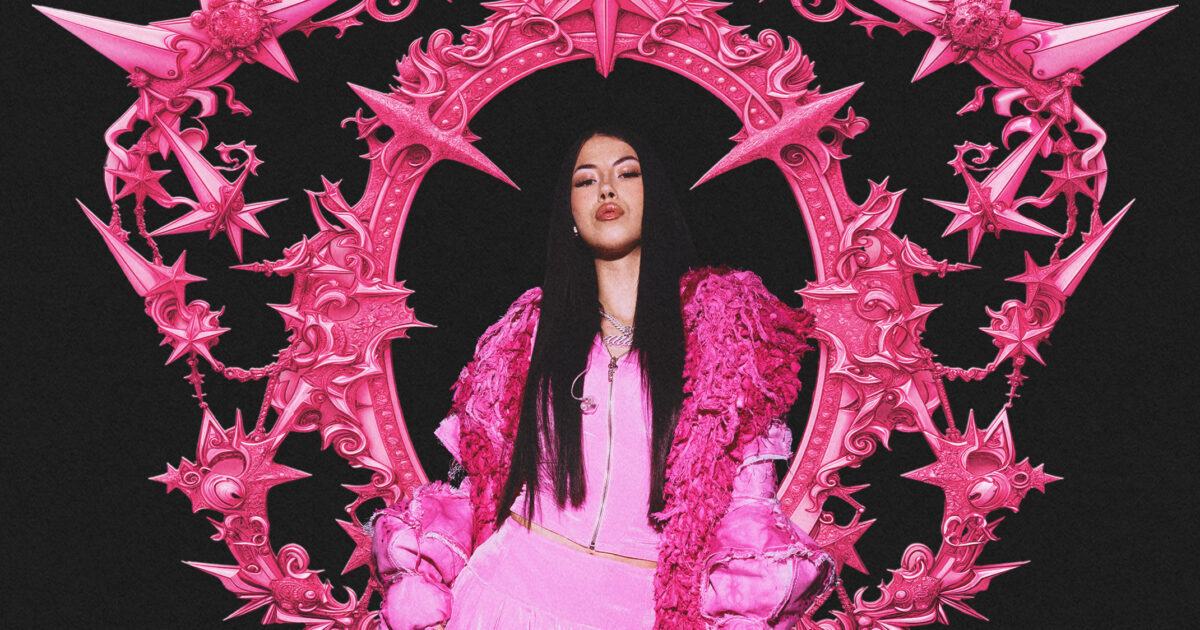 siamo entrati nell8217universo rosa e glitterato di anna pepe al forum di milano l8217esercito scatenato di baddies i santini e gli sticker di hello kitty