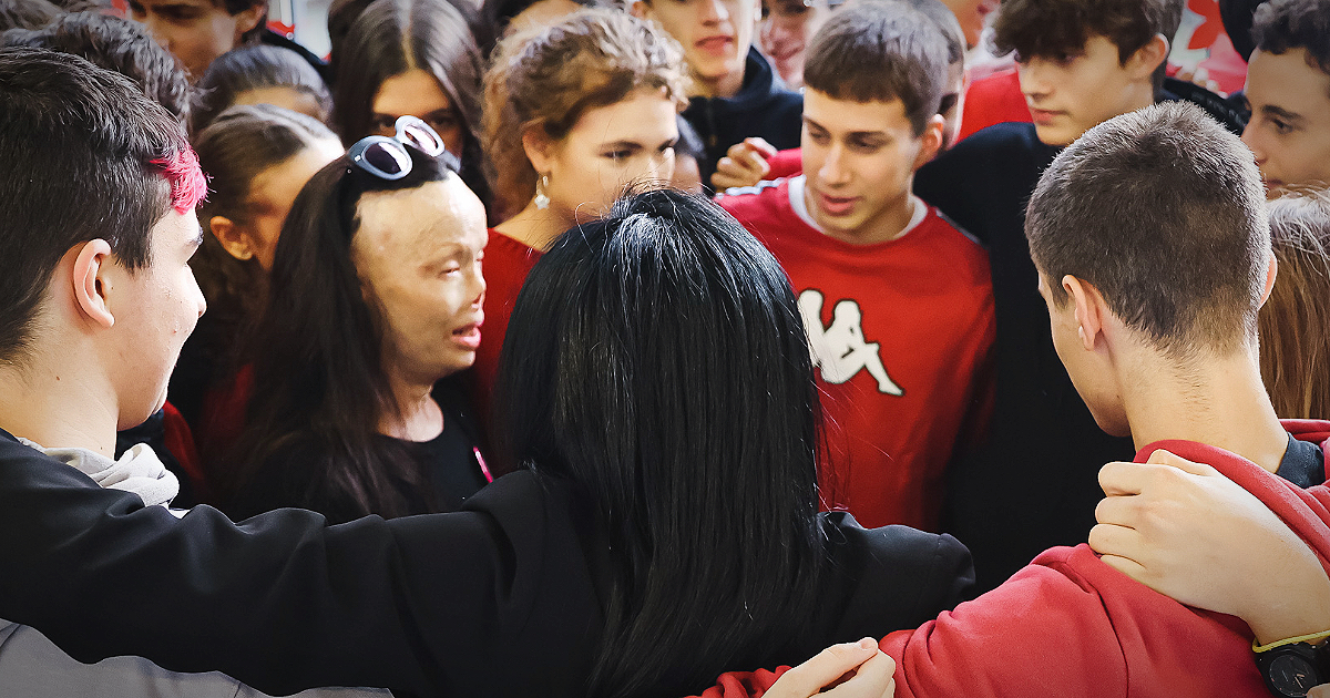 c8217232 a chi piace cotta la moglie l8217ex senatore vincenzo d8217anna su valentina pitzalis bruciata dall8217ex marito