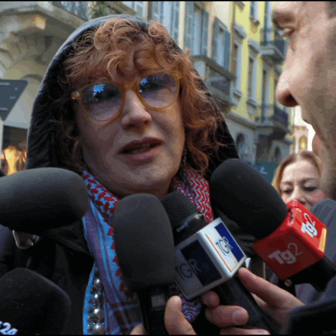 Ornella Vanoni, Fiorella Mannoia alla camera ardente: “Un punto di riferimento, era il simbolo della libertà e dell’irriverenza” – Video