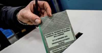 Copertina di Regionali,   affluenza ancora in calo:    è al 26,45%