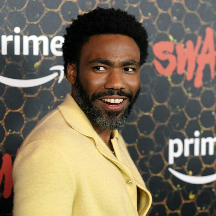 “Ho avuto un ictus. È iniziato con un fortissimo mal di testa e non ci vedevo bene. Poi i dottori hanno trovato un buco nel mio cuore”: lo rivela Donald Glover
