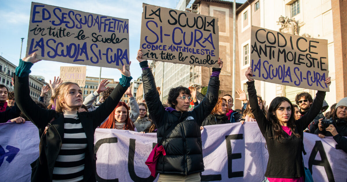 le femmine si offendono facile ho spinto una mia ex che mi provocava noi maschi facciamo branco viaggio nel mondo dei ragazzi e della violenza normalizzata da Ilfattoquotidiano.it le femmine si offendono facile ho spinto una mia ex che mi provocava noi maschi facciamo branco viaggio nel mondo dei ragazzi e della violenza normalizzata