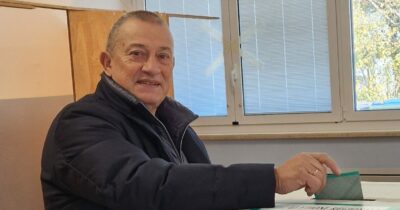 Copertina di Il medico “free vax” Riccardo Szumski verso l’ingresso in Consiglio: la sorpresa delle Regionali in Veneto