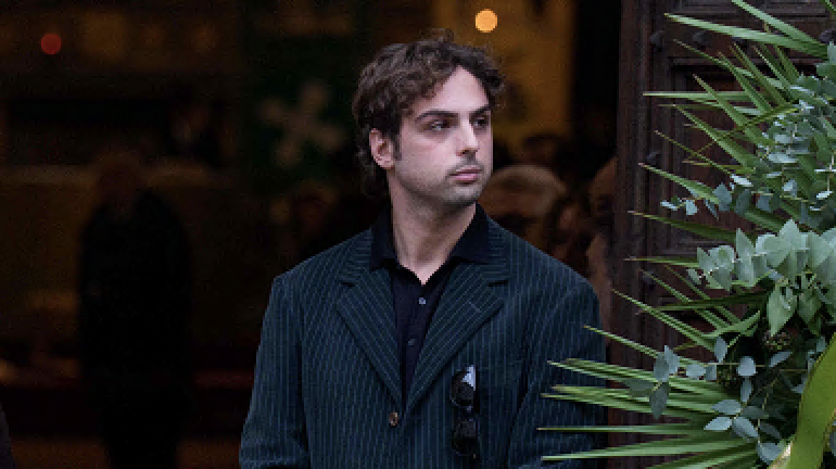 “Nonnina mia, te ne sei andata senza dirmi nulla. Quando andavamo in giro mi presentavi come il tuo fidanzato e mi facevi ridere tanto”: Matteo Ardenzi omaggia Ornella Vanoni “Nonnina mia, te ne sei andata senza dirmi nulla. Quando andavamo in giro mi presentavi come il tuo fidanzato e mi facevi ridere tanto”: Matteo Ardenzi omaggia Ornella Vanoni