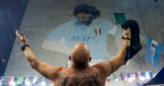 Sono passati cinque anni e allora? Diego Armando Maradona c’è e vive a Napoli