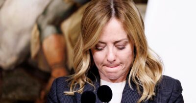Copertina di Regionali, la batosta di Meloni: ora teme Salvini e punta a cambiare la legge elettorale