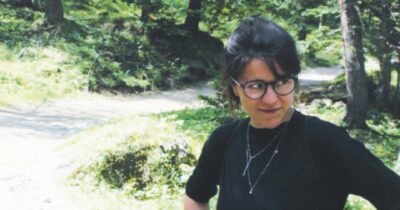 Copertina di “Respinta dalla Francia come se fossi una terrorista: ma faccio solo fumetti”