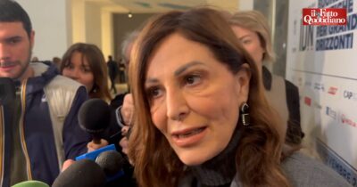 Copertina di Santanché: “Il ristorante del mio compagno unico aperto durante Milano-Cortina? È uno svantaggio. Perdita di tempo rispondere a queste domande”