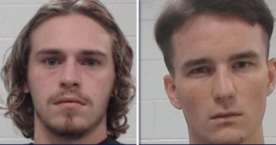 Copertina di “È il caso più assurdo che abbia mai visto in vita mia”: due ventenni accusati di cospirazione per omicidio, mutilazione, stupro e tentato colpo di stato in un Paese straniero