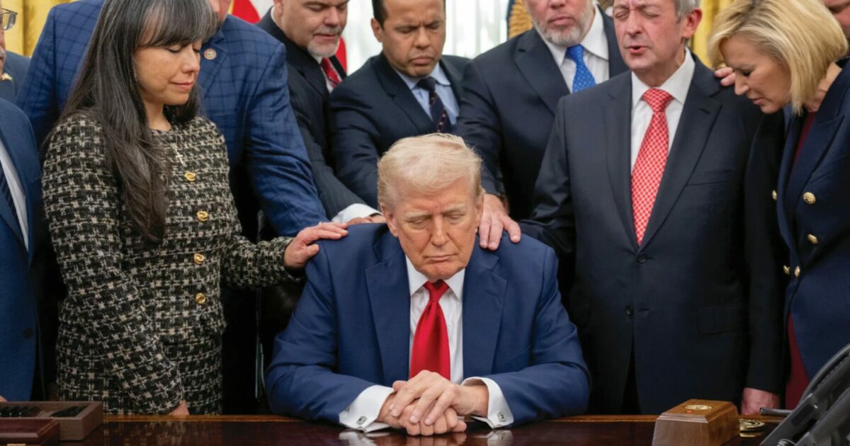 Cristiani trumpiani: “Gesù? Era un migrante, ma non illegale”. L’America delle mega (e Maga) church