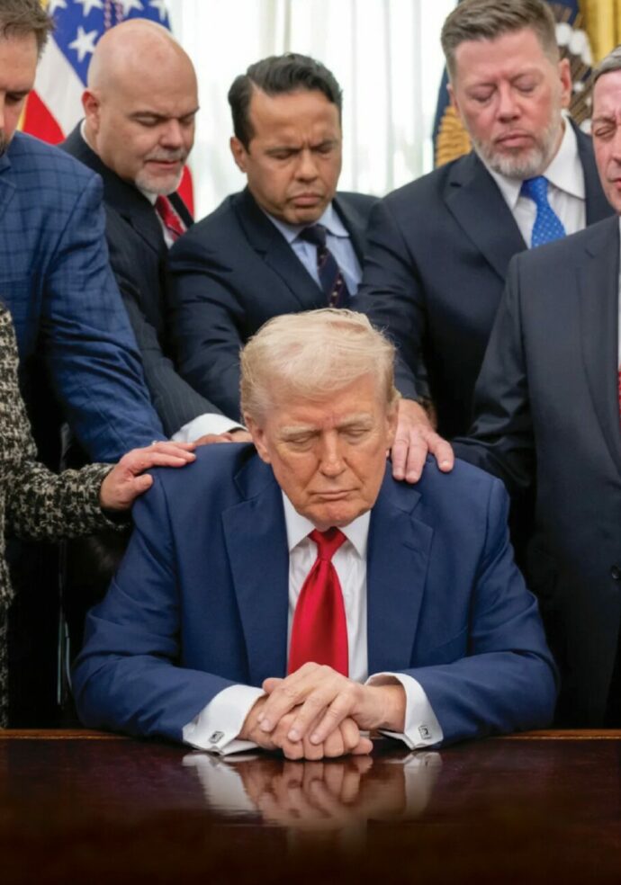 Cristiani trumpiani: “Gesù? Era un migrante, ma non illegale”. L’America delle mega (e Maga) church