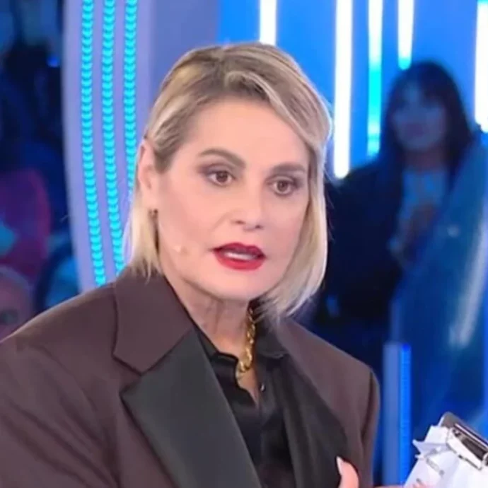 “È di una volgarità incredibile, non cambia se sei davanti alle donna o meno. Sarebbe opportuno che chiedessi scusa”: Simona Ventura furiosa