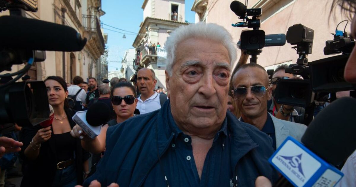 michele guard236 lasci 8216i fatti vostri8217 comportamenti inaccettabili toni aggressivi e totale mancanza di rispetto si 232 superato il limite il comunicato dei sindacati