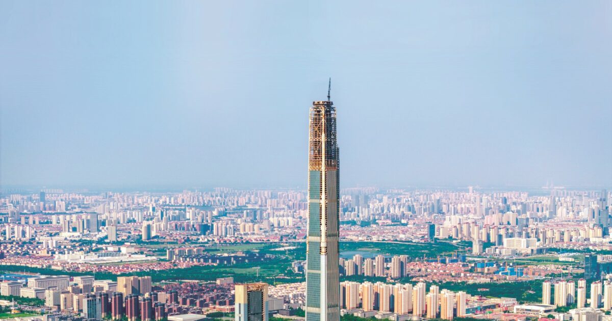 Grattacielo mon amour. Sua altezza splendore o preludio di crisi: dai maya a Dubai