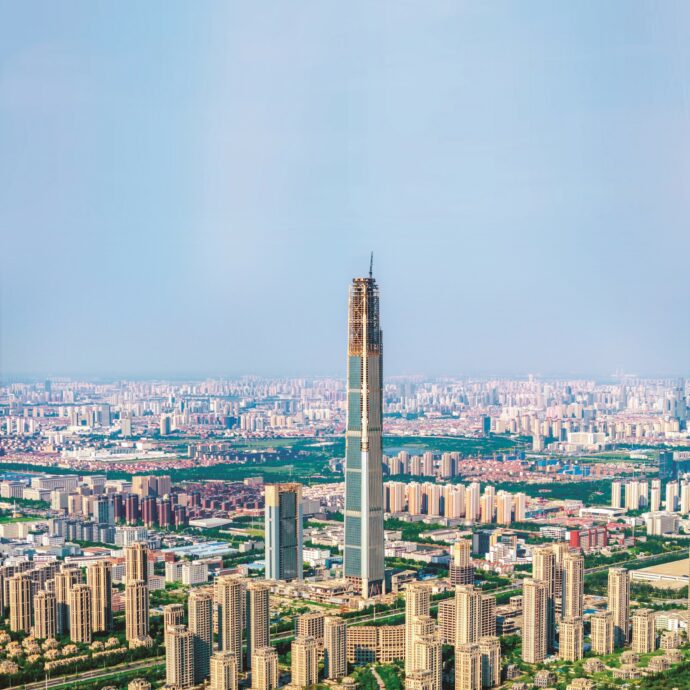 Grattacielo mon amour. Sua altezza splendore o preludio di crisi: dai maya a Dubai