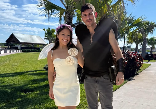 da perfetti sconosciuti al matrimonio courtney e thomas si sono sposati dopo essersi conosciuti online sull8217app di quiz words with friends