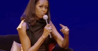 Copertina di “Avete idea di come Michelle Obama abbia improvvisamente perso tutto questo peso a 61 anni?”: i commenti in rete sulle nuove foto della ex first lady e le illazioni su Ozempic