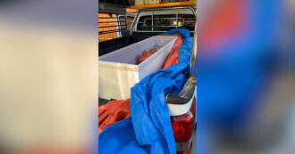 Copertina di Porta la sorella morta al tempio, ma lei comincia a muoversi nella bara: la scoperta poco prima della cremazione