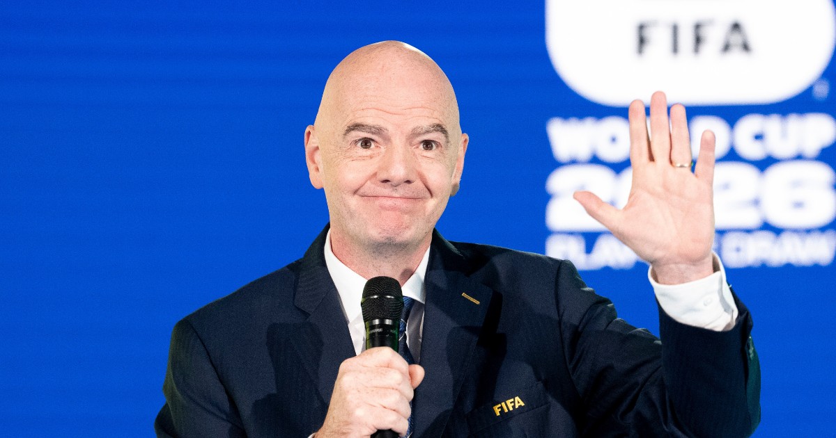 Gianni Infantino diventa cittadino del Libano e finanzia un nuovo stadio: “È un simbolo del paese”