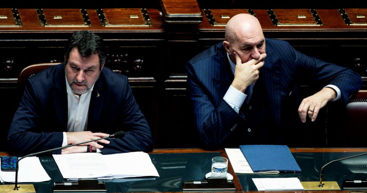 Le armi all’Ucraina e il no della Lega, il decreto per il 2026 ora è in bilico: rischia di non andare in cdm Le armi all’Ucraina e il no della Lega, il decreto per il 2026 ora è in bilico: rischia di non andare in cdm