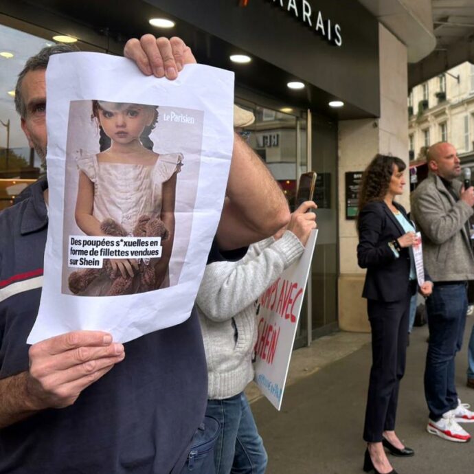 “Bambole pedopornografiche e armi in vendita”: la Commissione Europea avvia un’indagine formale su Shein