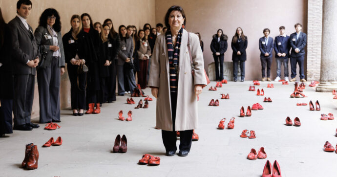 Ddl stupro, Roccella: “Rovescia l’onere della prova”. Il magistrato Roia: “Falso, spetta al pm dimostrare l’assenza di consenso”