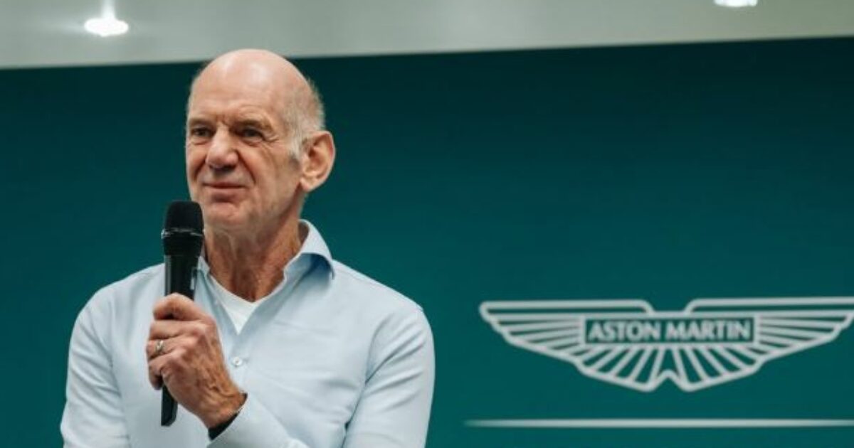 Adrian Newey nuovo team principal della Aston Martin, come cambia la F1: gli scenari per il 2026 e il futuro di Verstappen Adrian Newey nuovo team principal della Aston Martin, come cambia la F1: gli scenari per il 2026 e il futuro di Verstappen