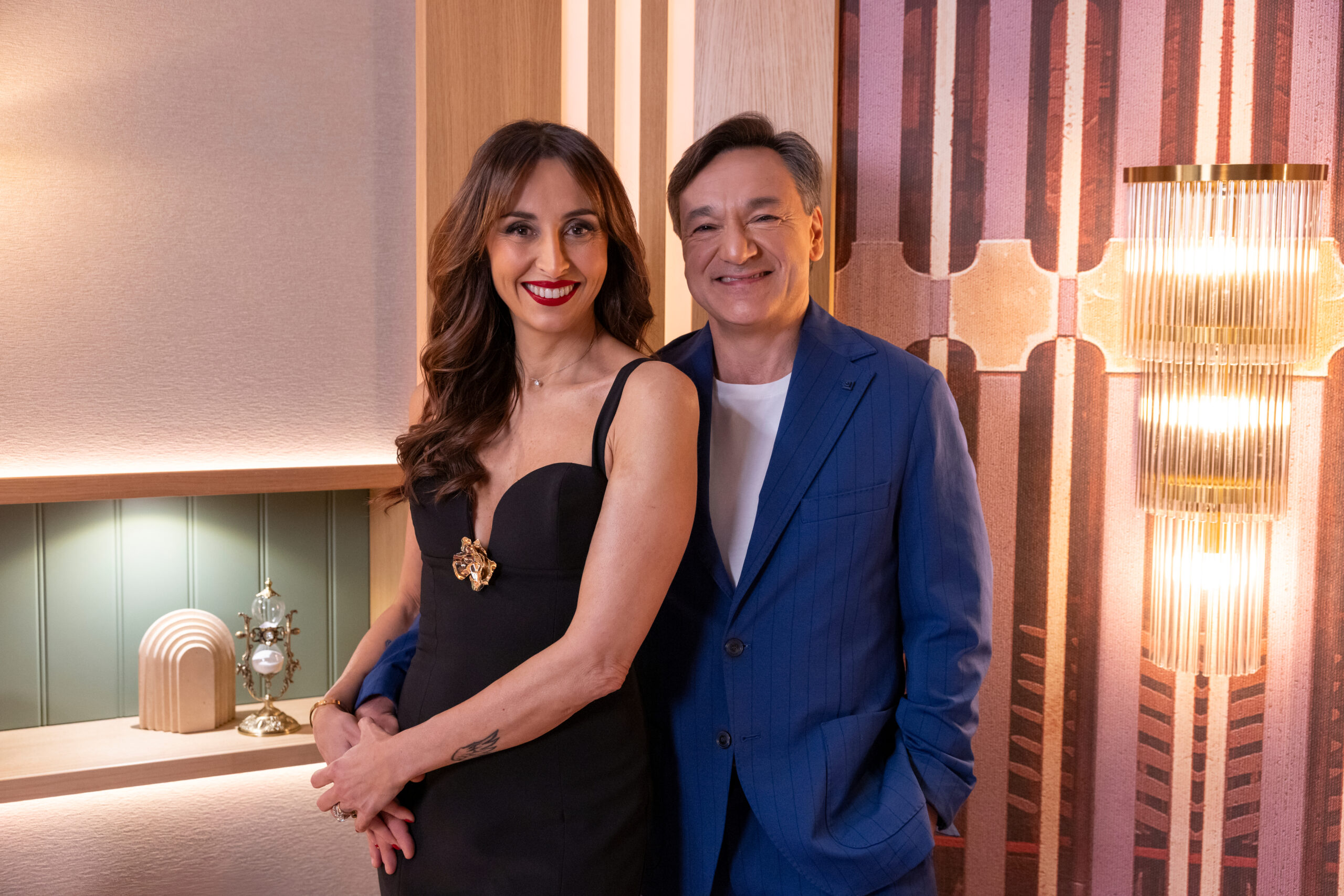 “Il mio appuntamento al buio? È andato bene, siamo stati insieme tanti anni”: così Fabio Caressa. Benedetta Parodi: “Io l’avrei fatto ma senza fini matrimoniali”. Ecco “L’amore è cieco Italia” dall’America a Netflix