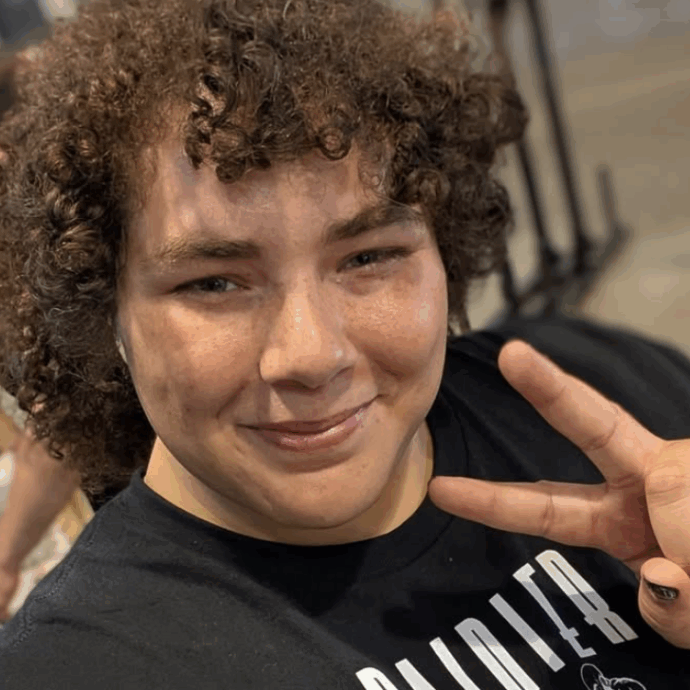 “La vincitrice del concorso ‘La donna più forte del mondo’ in realtà è un uomo”: panico degli organizzatori dopo la visione di alcuni “video espliciti”