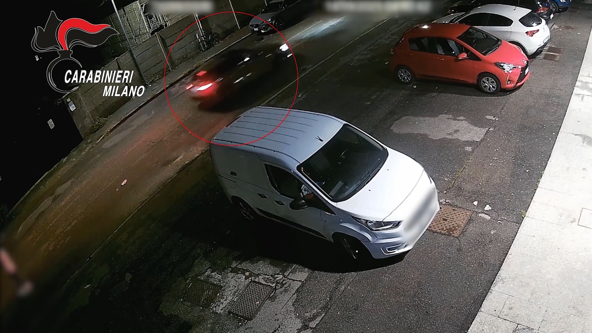 Spara dall’auto al buttafuori di un locale nel Milanese che lo invitava ad andarsene: arrestato. Il video