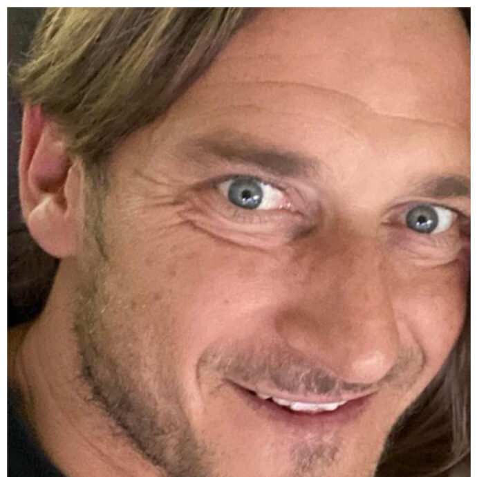 “Ero in casa con i 3 bambini che dormivano. Non mi hanno visto? Ero di sopra a stirare”, ma i video registrati da Ilary Blasi smontano l’alibi della tata di Francesco Totti e Noemi Bocchi