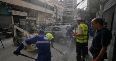 Copertina di Il Libano aspetta il Papa mentre Israele continua a bombardare: “Oltre 12 mila attacchi in un anno di cessate il fuoco”