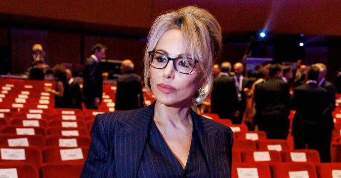 Manovra, Berlusconi accontentati: niente tasse su Fininvest. Più tasse sulle grandi banche